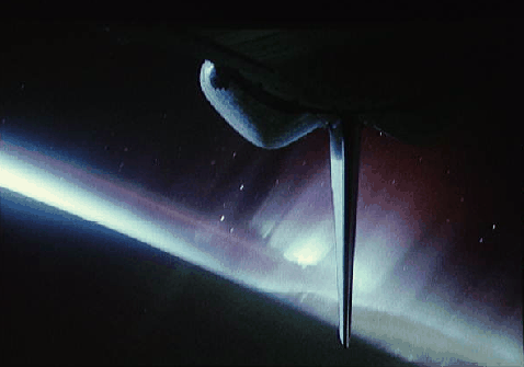 Полярное сияние. Вид с борта космического корабля.